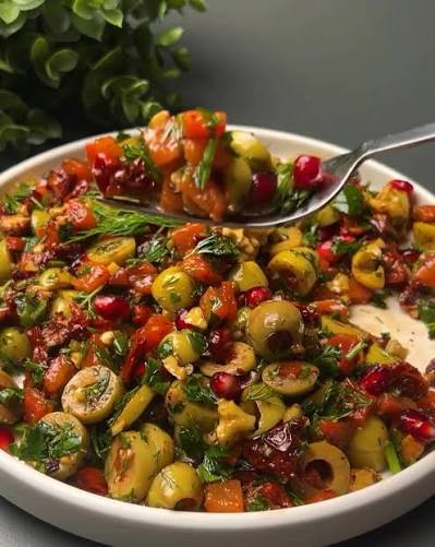 Zeytin Salatası