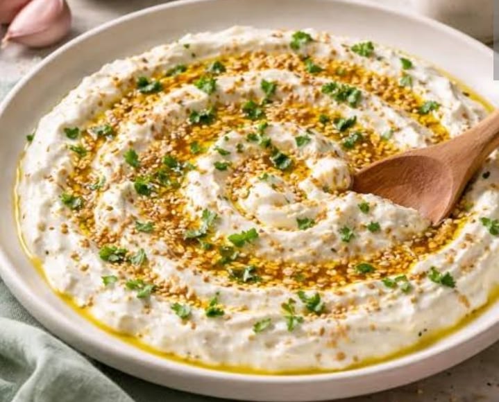Susam Kavurması Yoğurtlu